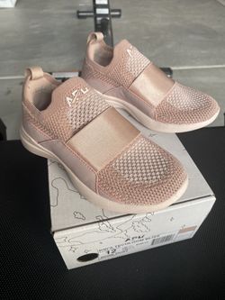 APL Toddler Shows - New - size 12
