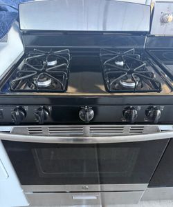 GE - AMAZING STOVE GAS STAINLESS STEEL IN EXCELLENT CONDITION