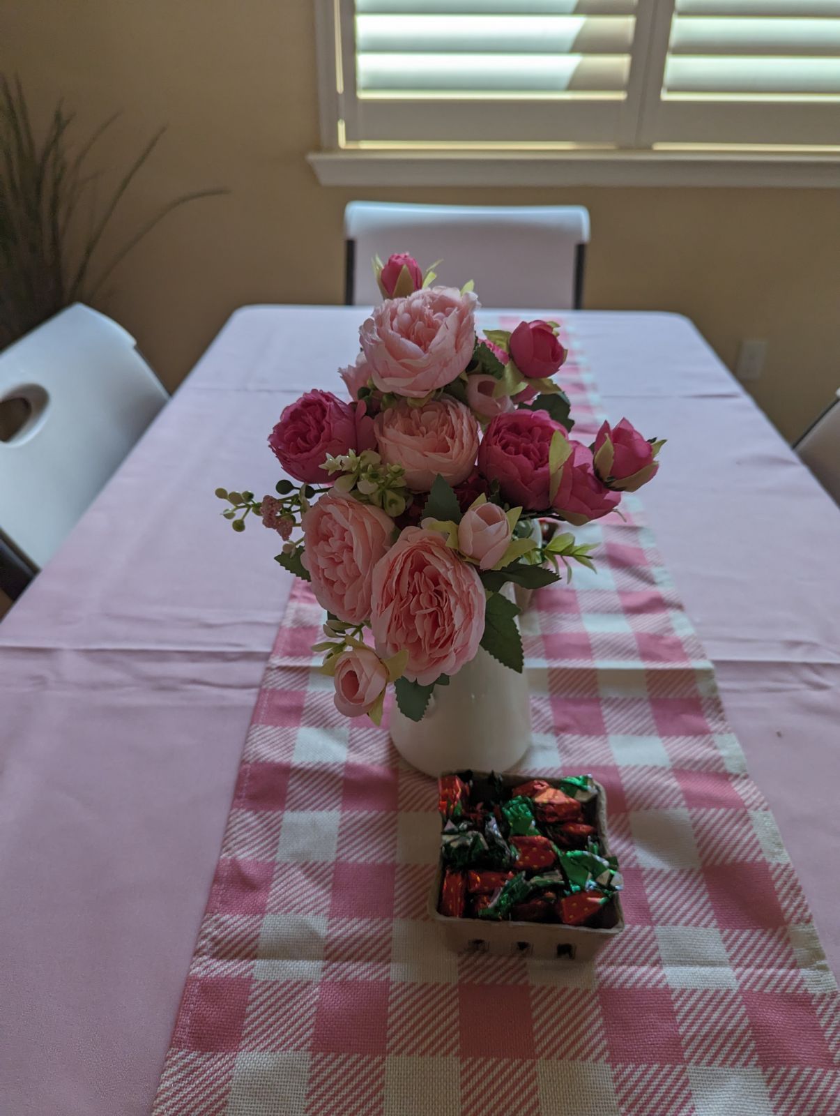 “Berry” theme party decorations