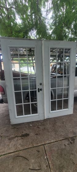 # puerta francesa 70 x 77