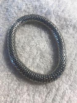 Pretty women’s bracelet