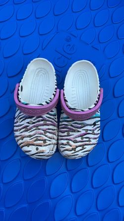 Girls crocs