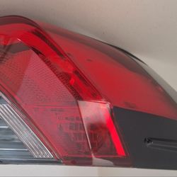 2019-2024 TOYOTA RAV4 RIGHT PASSENGER SIDE Tail Light tailight