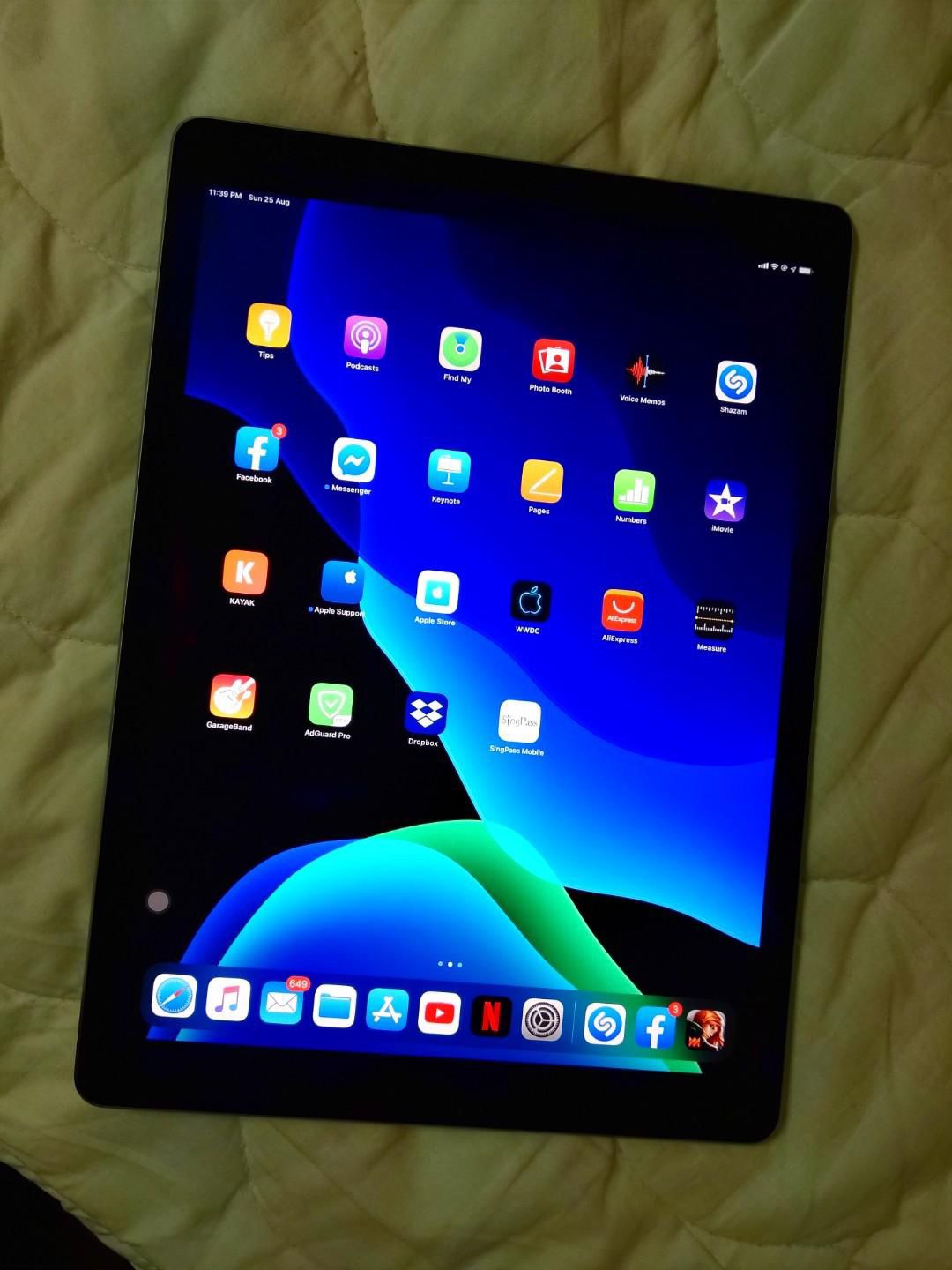 2020 iPad Pro 2nd Gen 12.9 Inch 256 GB Wi-Fi PRICED TO SELL