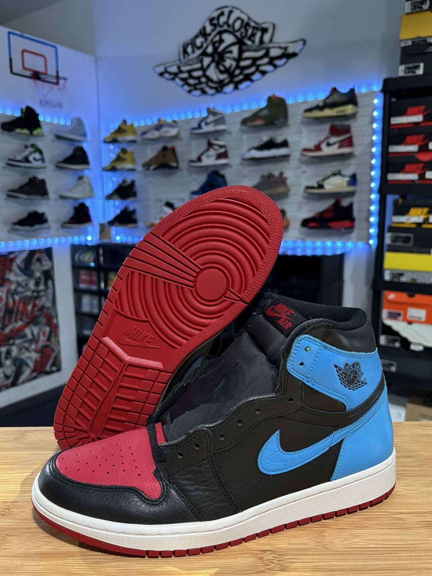 AIR JORDAN 1 RETRO “UNC to CHI” SIZE 9.5 MENS