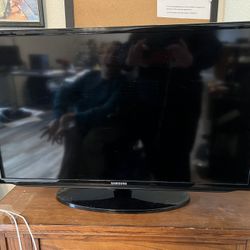 Samsung 32 Inch TV for sale