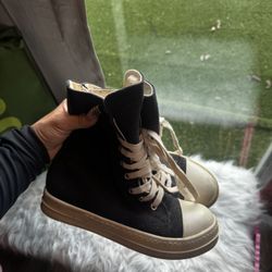 $5 Shoes 
