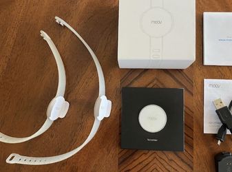 MOOV Classic First Edition Fitness Tracker/Coach- White
