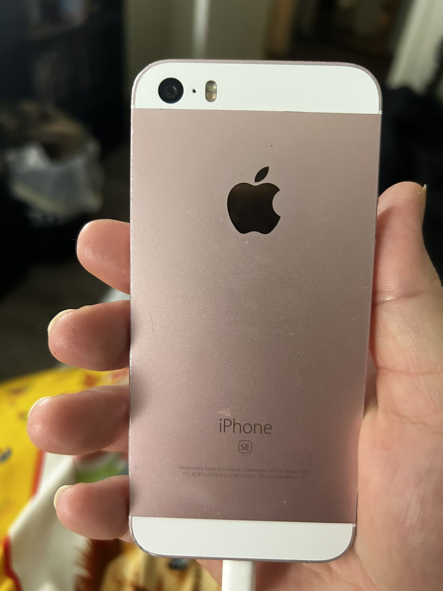 Rose Gold iPhone Se