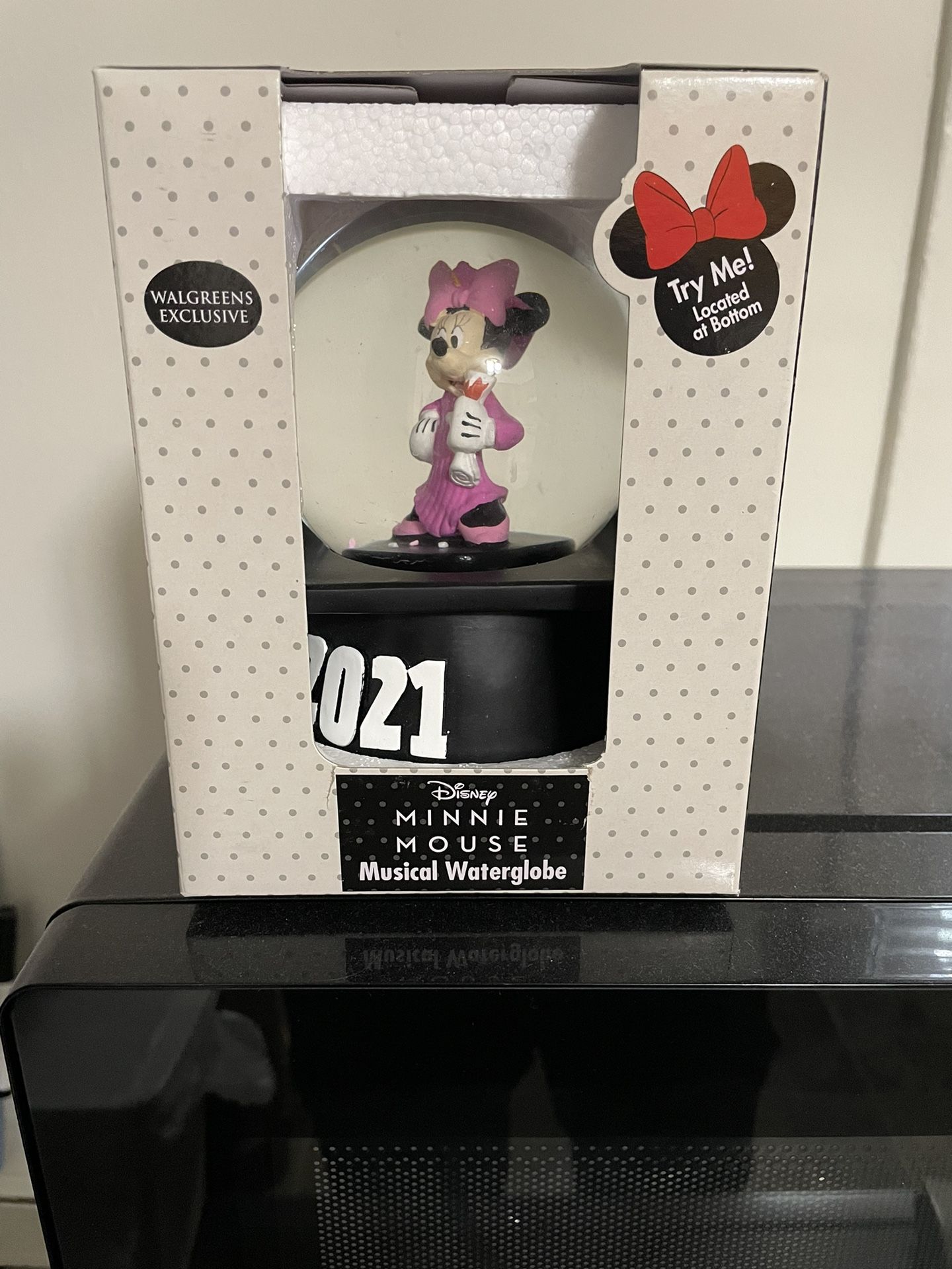 Minnie Mouse Musical Water Globe 2021