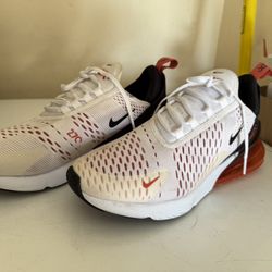 Nike 270’s