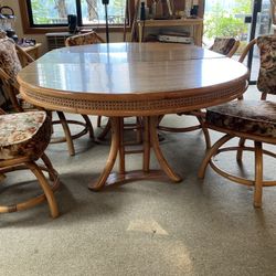  Rattan formica Dining Set Table With Leaf And 5 Upholstered Swivel Chairs. Vintage 1970’s!
