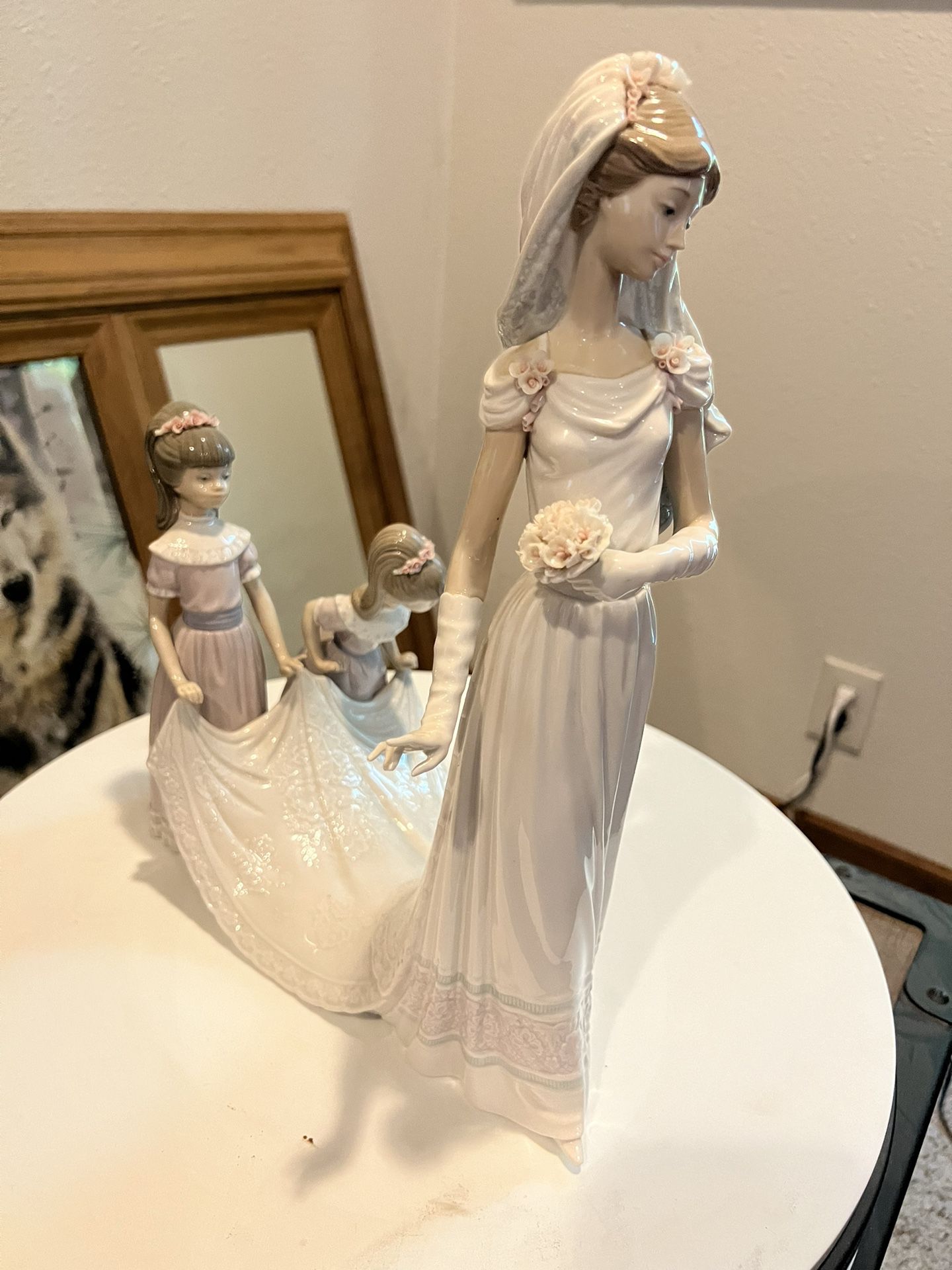 Lladro Here Comes The Bride Beautiful! 