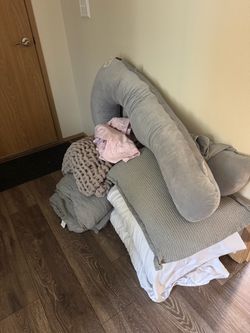 Pregnancy pillow, pillows comforter, sheet, pillows