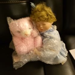 Danbury Mint Doll, Little Sleepyhead by Susan Waukeen. Mint. Darling