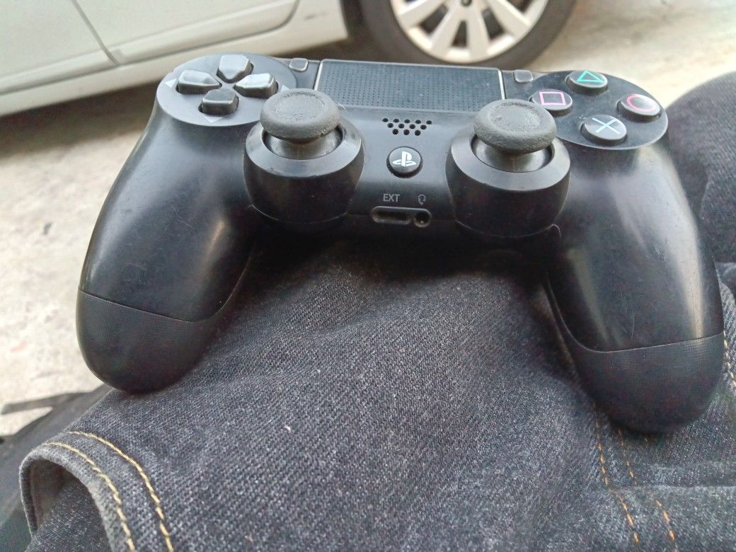 PS4 Controller