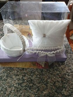 Wedding basket pillow and garter