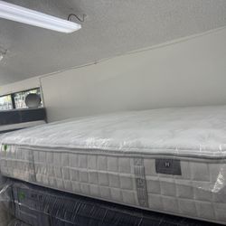 KING SIZE KLUFT AIRELOOM (LUXURY-FIRM) PILLOW TOP MATTRESS & BOX SPRINGS BED SET