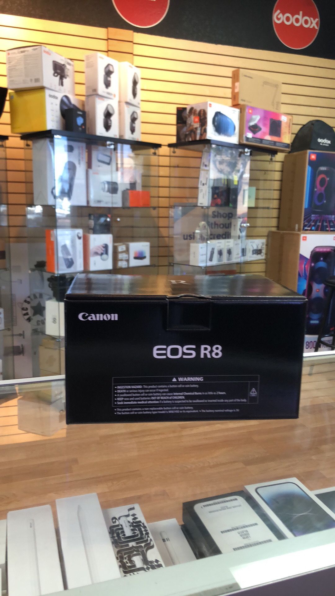 Canon EOS R8 Body Only 