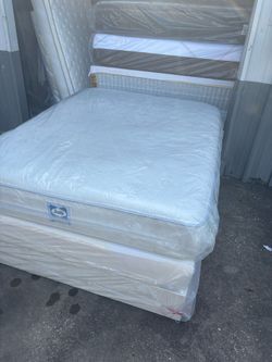 Queen Size Mattress And Box Spring 