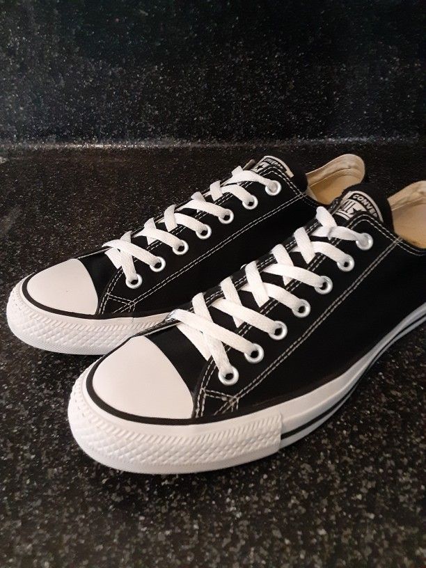 Converse mens 11 Great Condition
