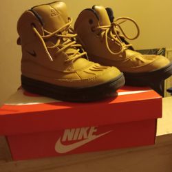Nike Boots SIZE 13 