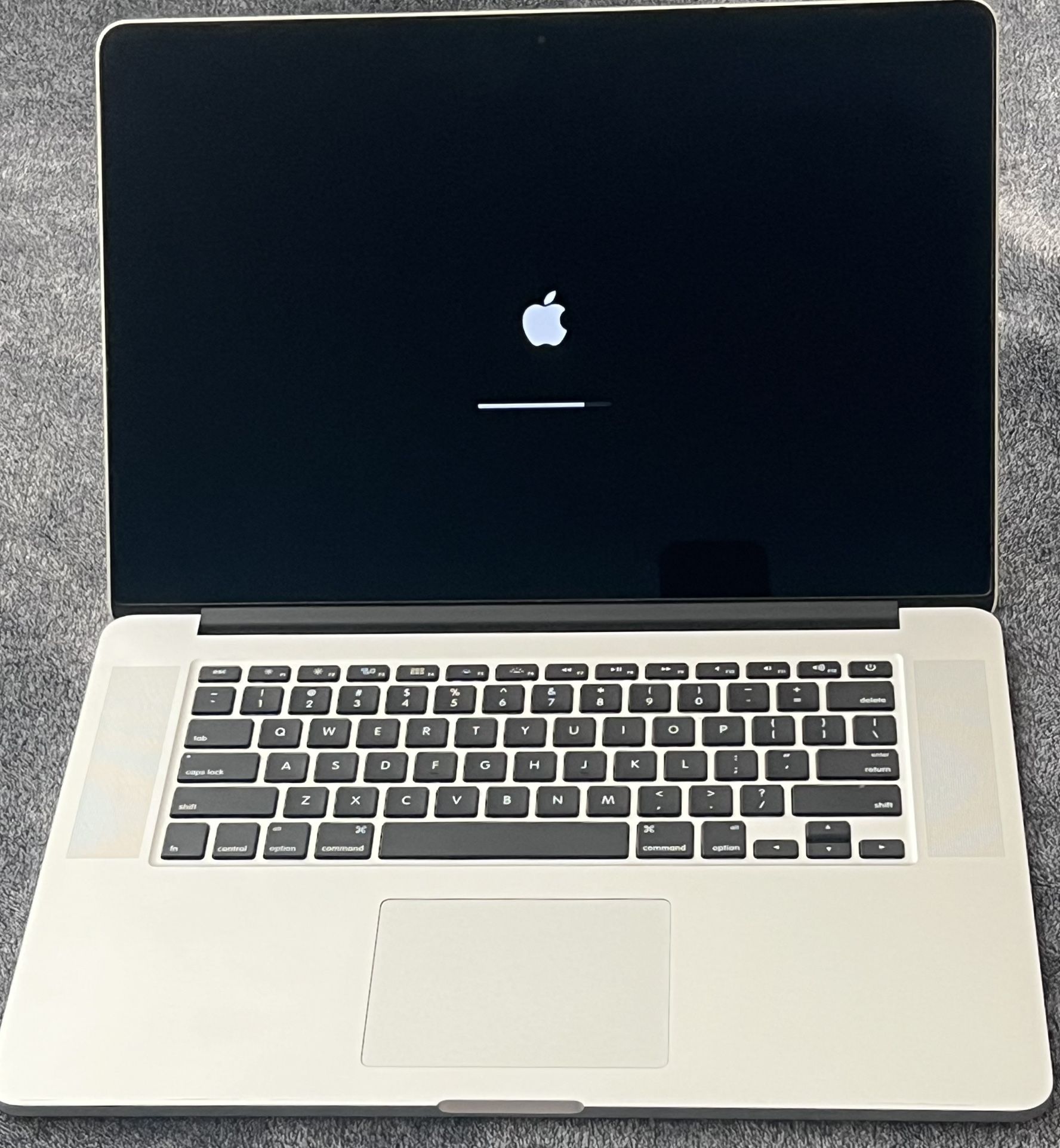 Apple 15” MacBook Pro, Model A1398 (Mid-2012), 751 GB SSD, 16GB RAM, 2.6 GHz Quad Intel Core i7, Backlit Keyboard