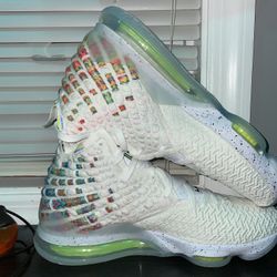Nike LeBron 17 Air Command Force