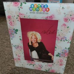 Rare Find Bette Midler Signed Photo Collectable 
