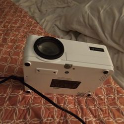 Ivankyo Projector 