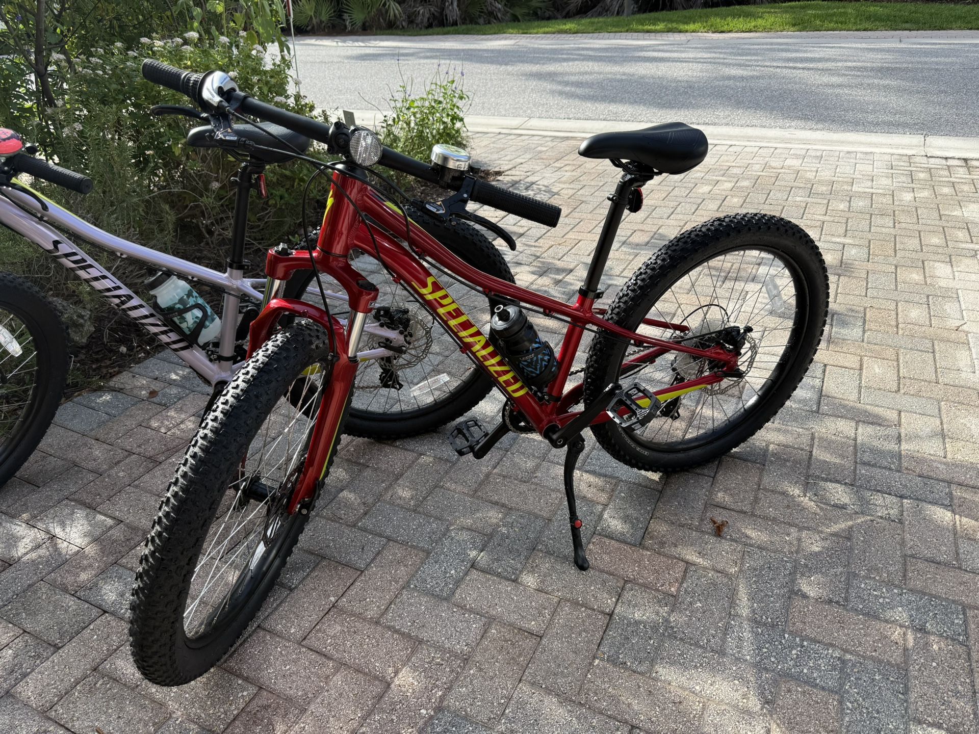24” Kids Specialized Mountain Bike
