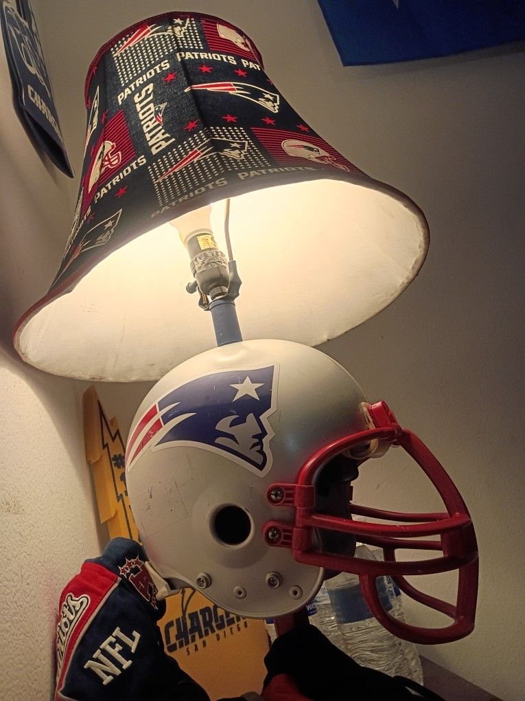 New England Patriots Riddell Helmet Light