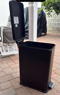 ‼️SYLMAR‼️8 Gallon Slim Kitchen Trash Can with a soft-close lid and a step pedal