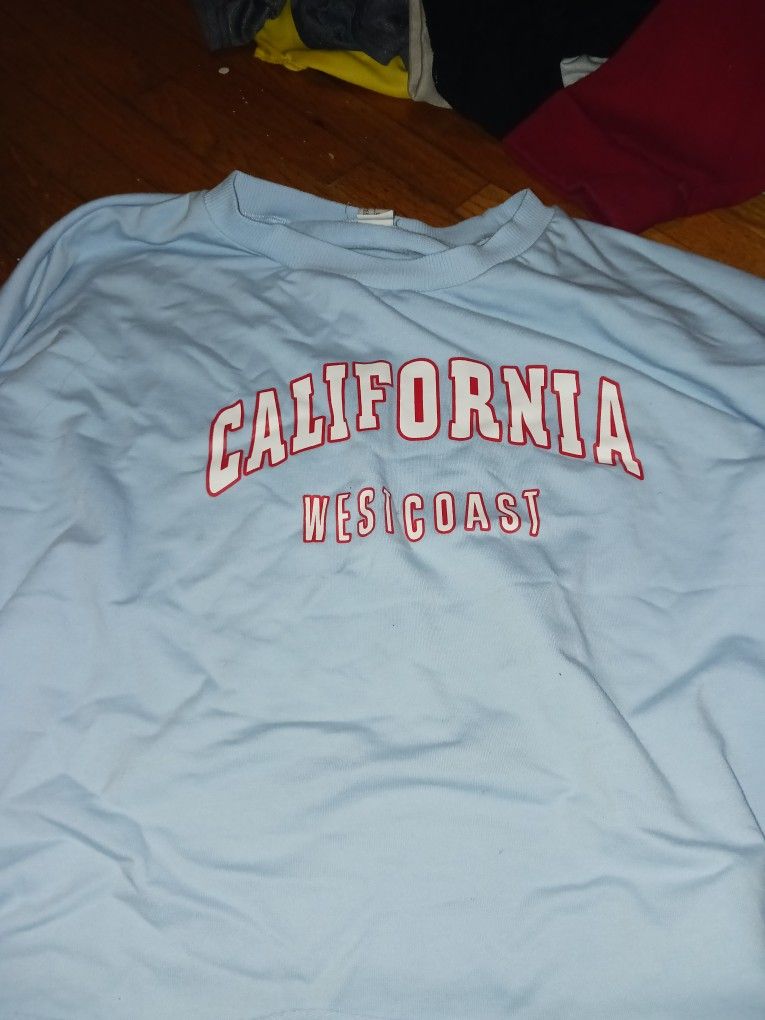 Cute Light Blue Cropped Sweatshirt!