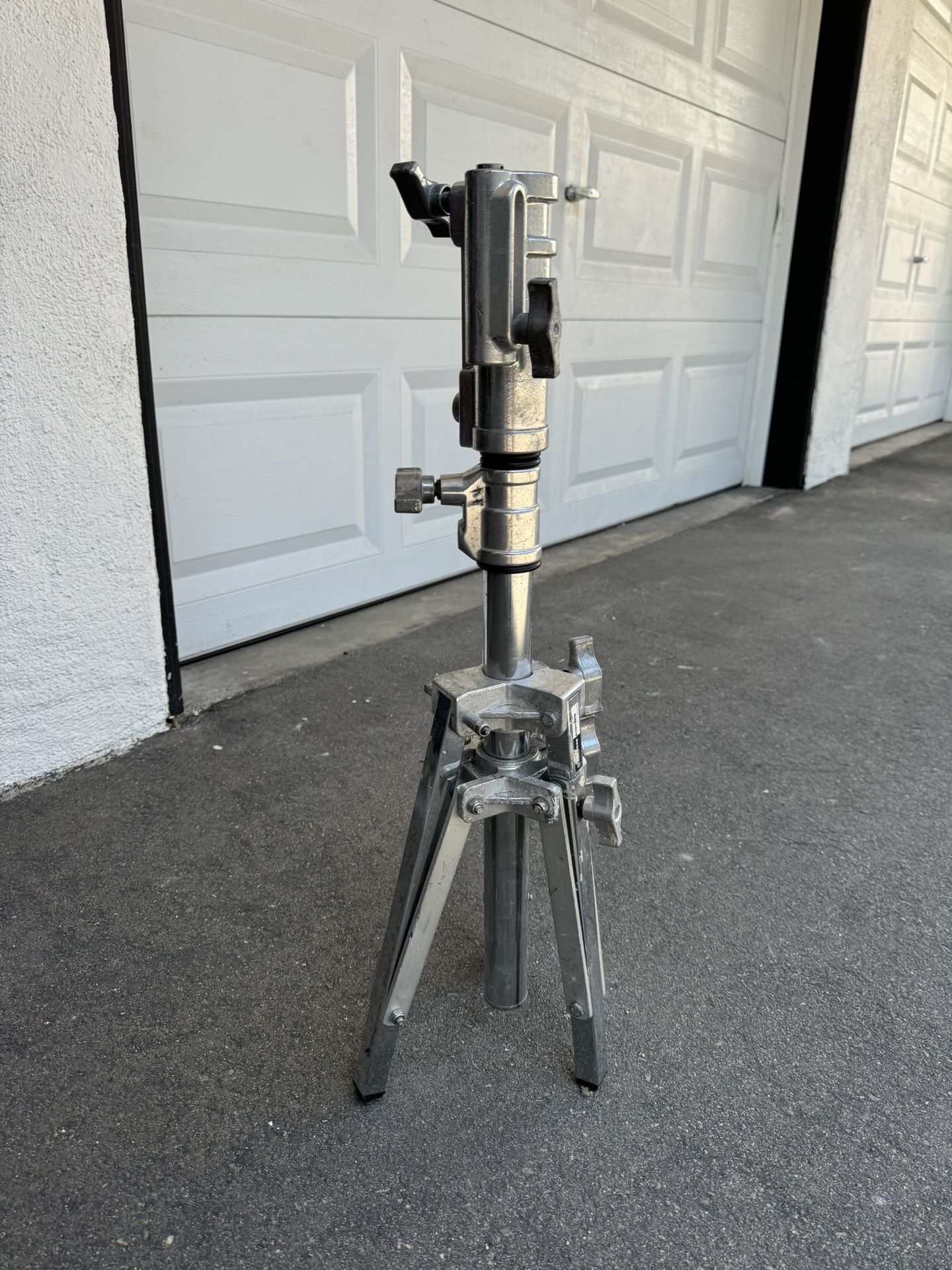 Avenger Super Low Combo Stand