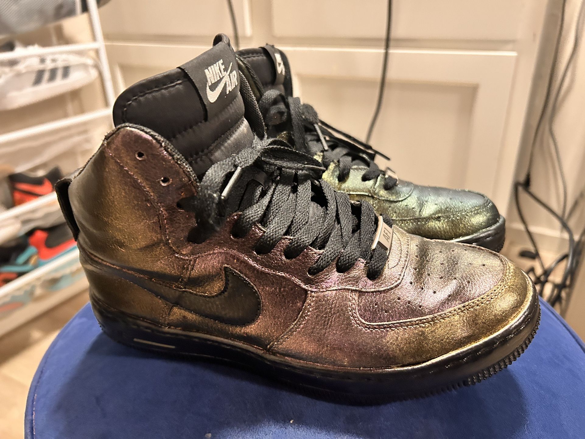 NIKE AIR FORCE 1’S (3I/ATLAS)