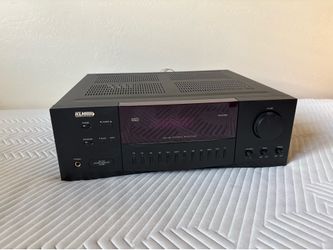 KLH Audio Systems R3100 AM/FM stereo receiver