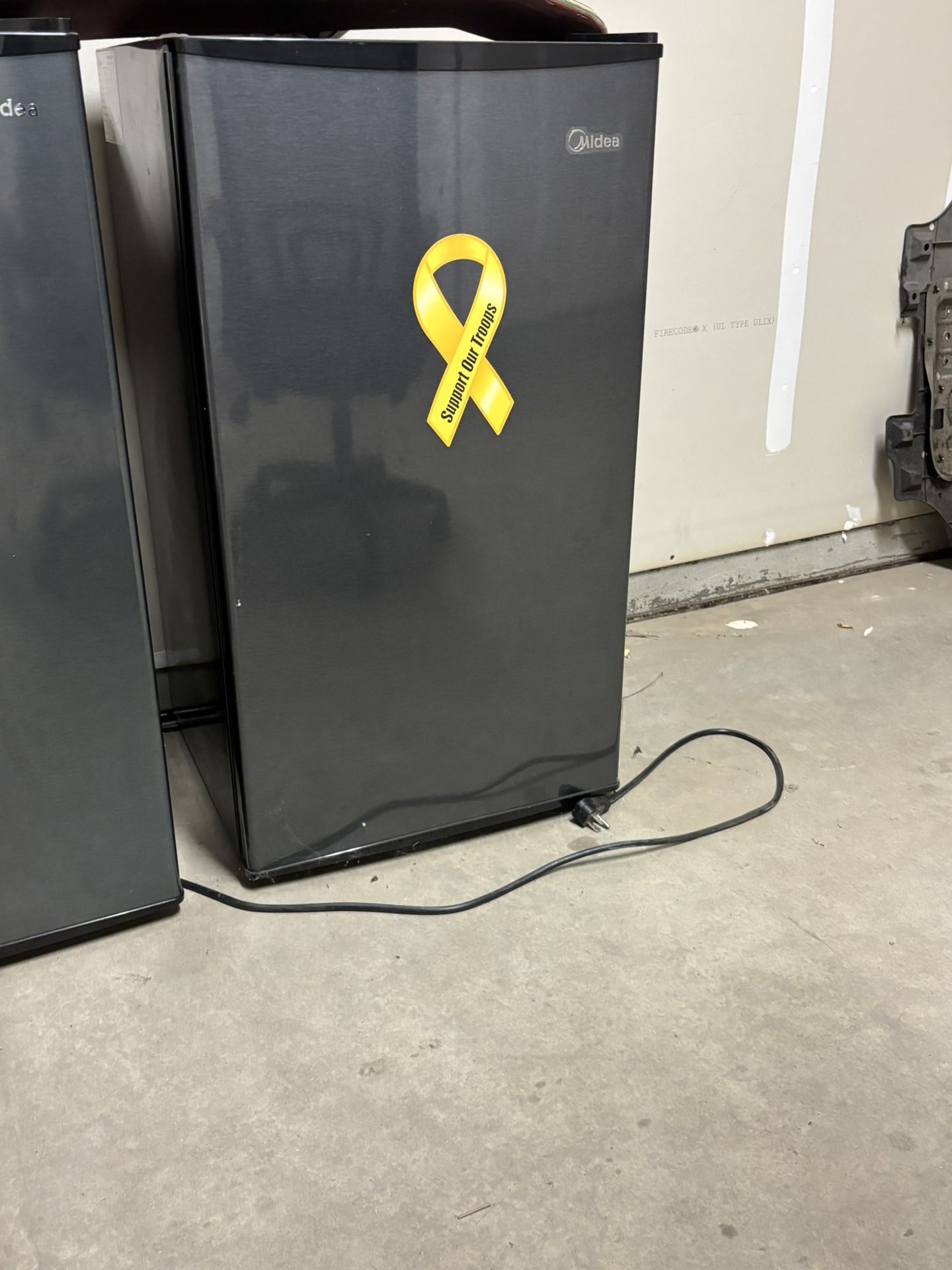 Midea Mini Fridge