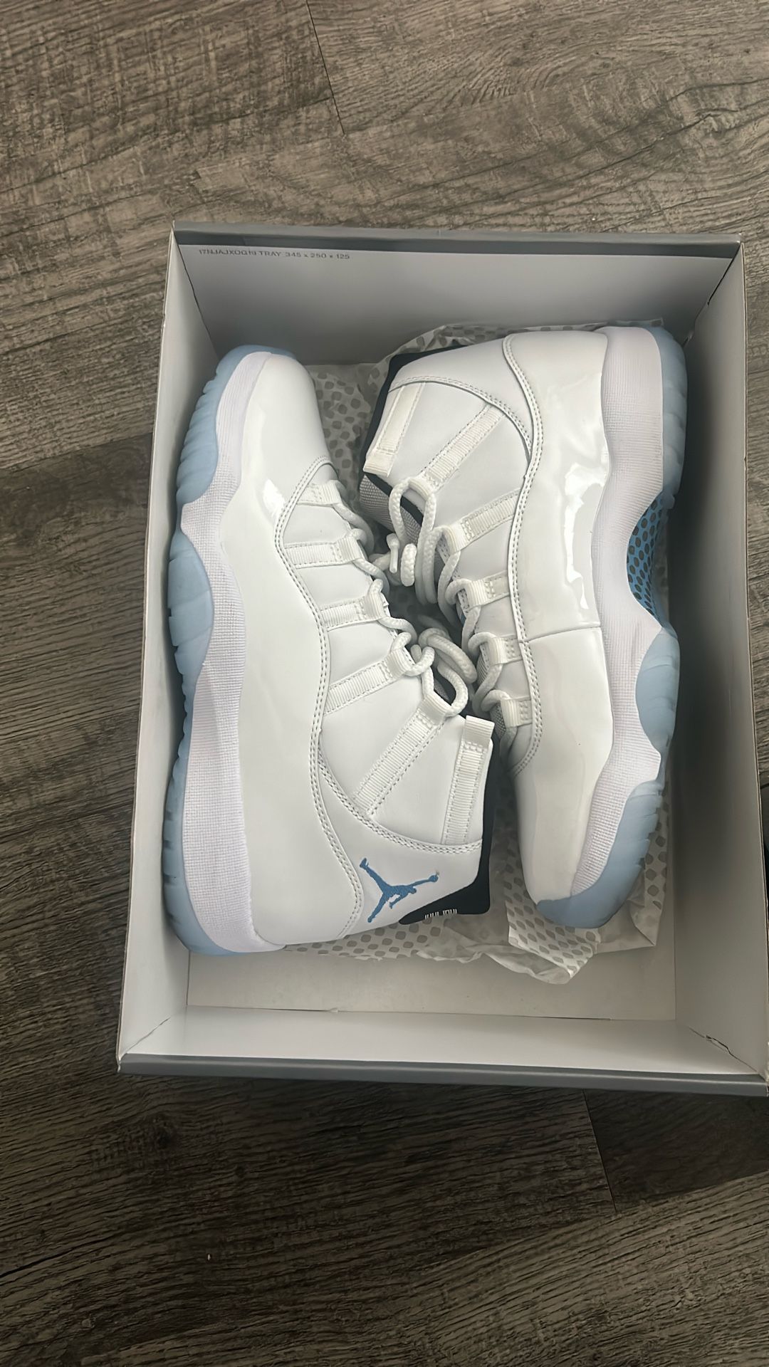 Jordan Retro 11 (size 9.5)