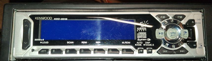 Kenwood car stereo KDC-5019
w10" subwoofer, 450watt subwoofer amplifier, 2 Kenwood mid speakers, 4 Blaupunkt 4" speakers