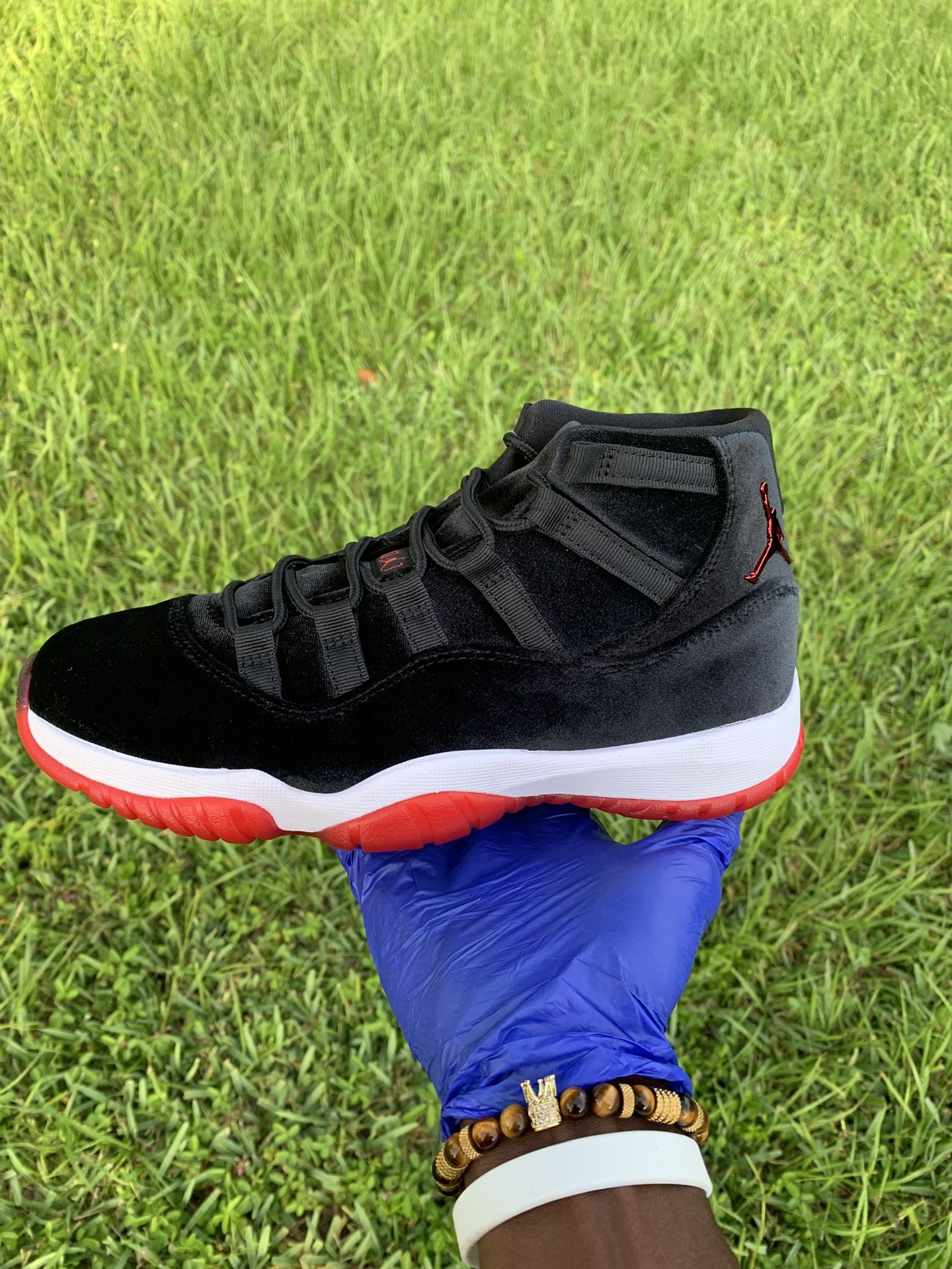 Air Jordan 11 “Bred Velvet” 8.5W(x2), 10W