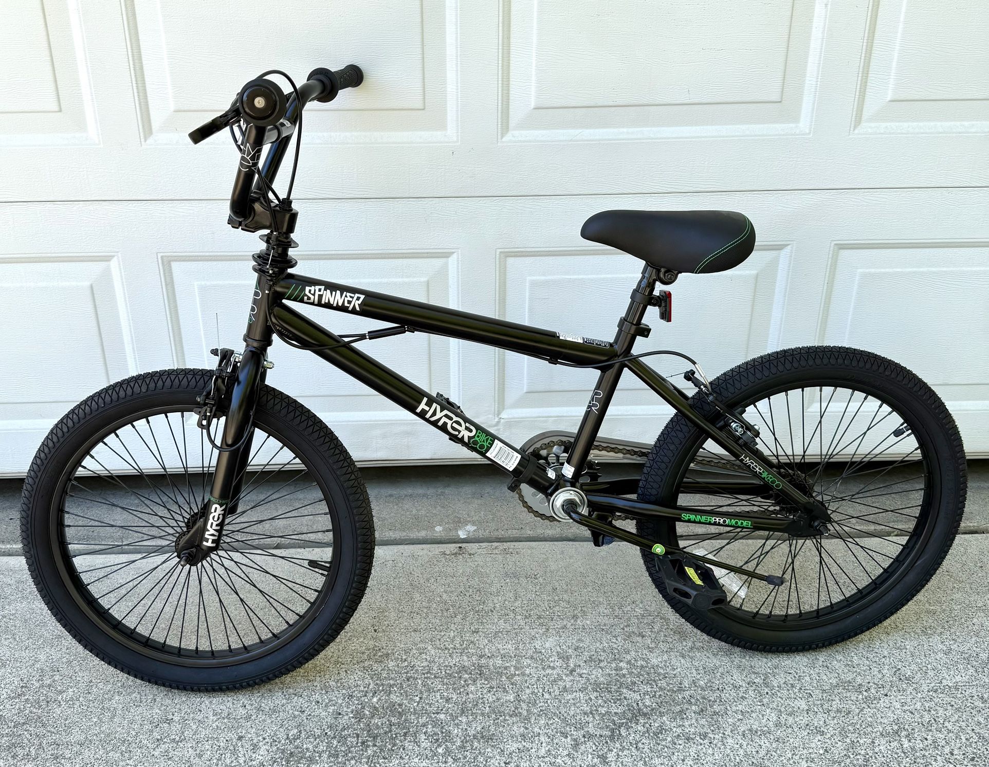 NEW - HYPER BIKE CO BMX Freestyle Spinner Pro 20 Inch Bike Kids/Teen