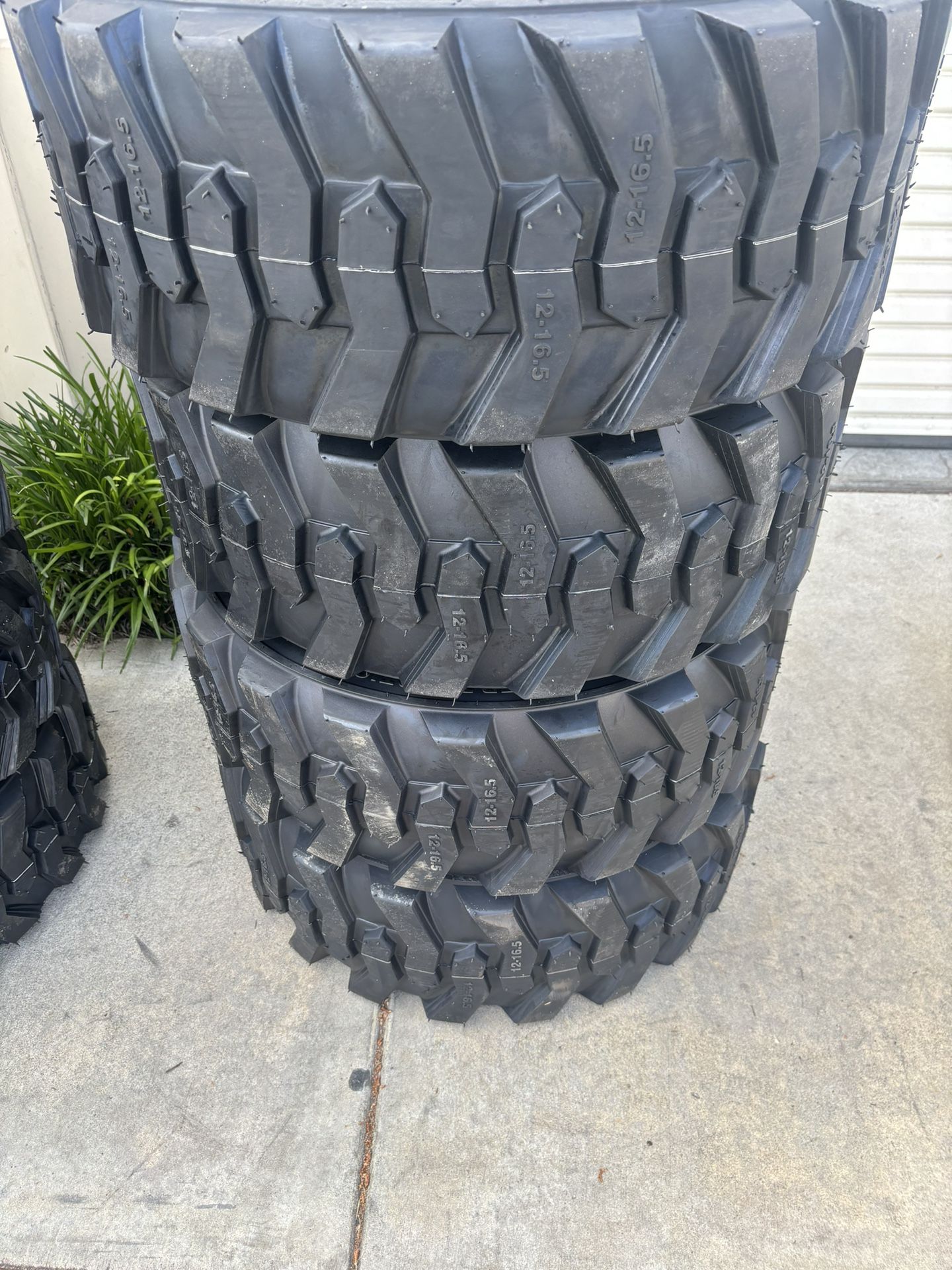 Set Of 4 Bobcat Tire Duromax 12x16.5 $650 