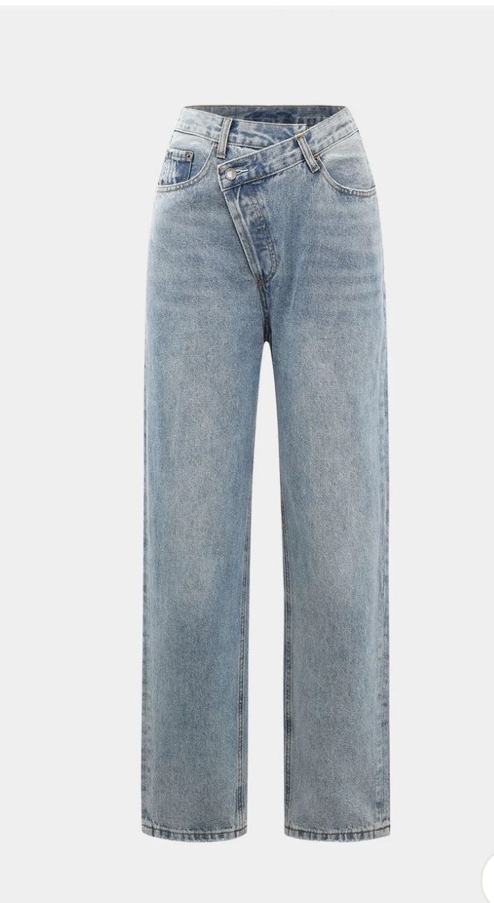 Micas Straight Leg, Diagonal Button Fly