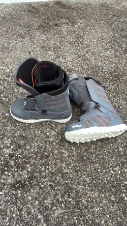 Men’s snowboard boots