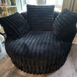 Oversized Swivel Accent Chair 