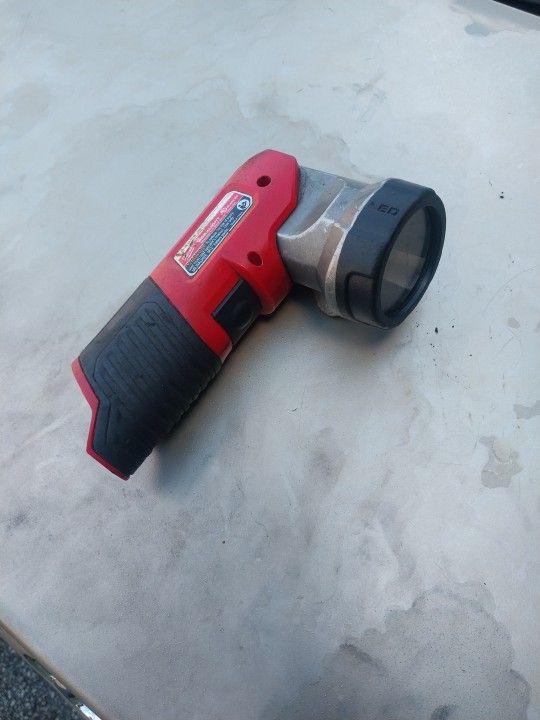 milwaukee Light m12