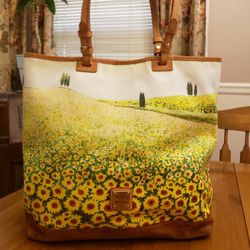 Dooney & Bourke Large Handbag/Purse
