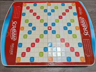 Scrabble deluxe edition