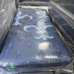 TWIN XL STEARNS & FOSTER LUX ESTATE (MEDIUM) PILLOW TOP MATTRESS & BOX SPRING BED SET